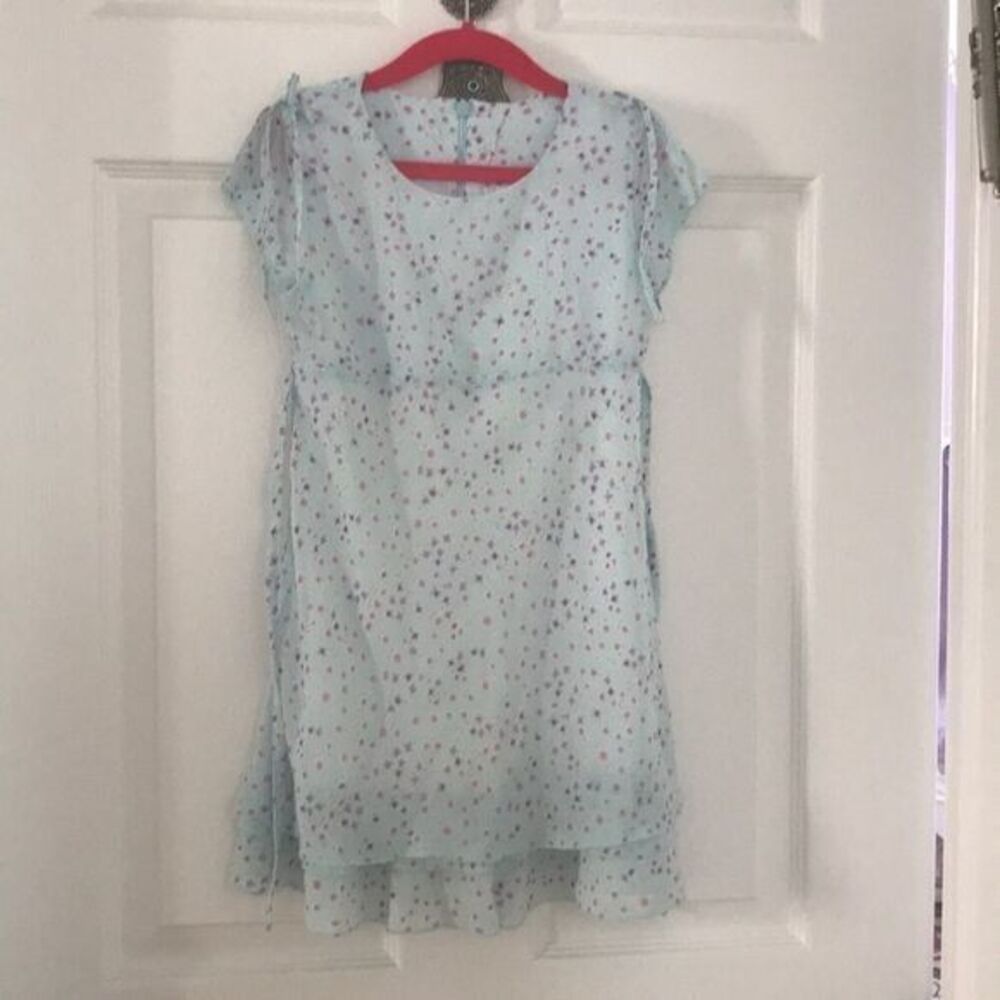 Girls Dress ( No Tag but fits a 4-5 year old )